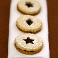 Linzer Cookies on a white napkin