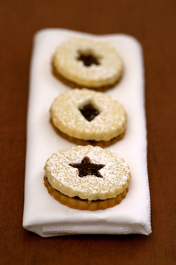 Linzer cookies with decoration. Linzer cookies купить.