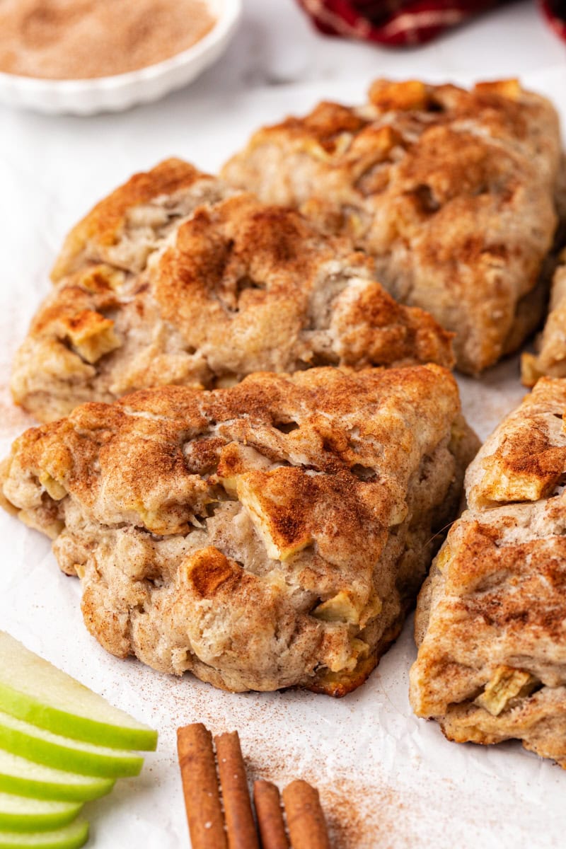 Homemade apple cinnamon scones arranged in circle