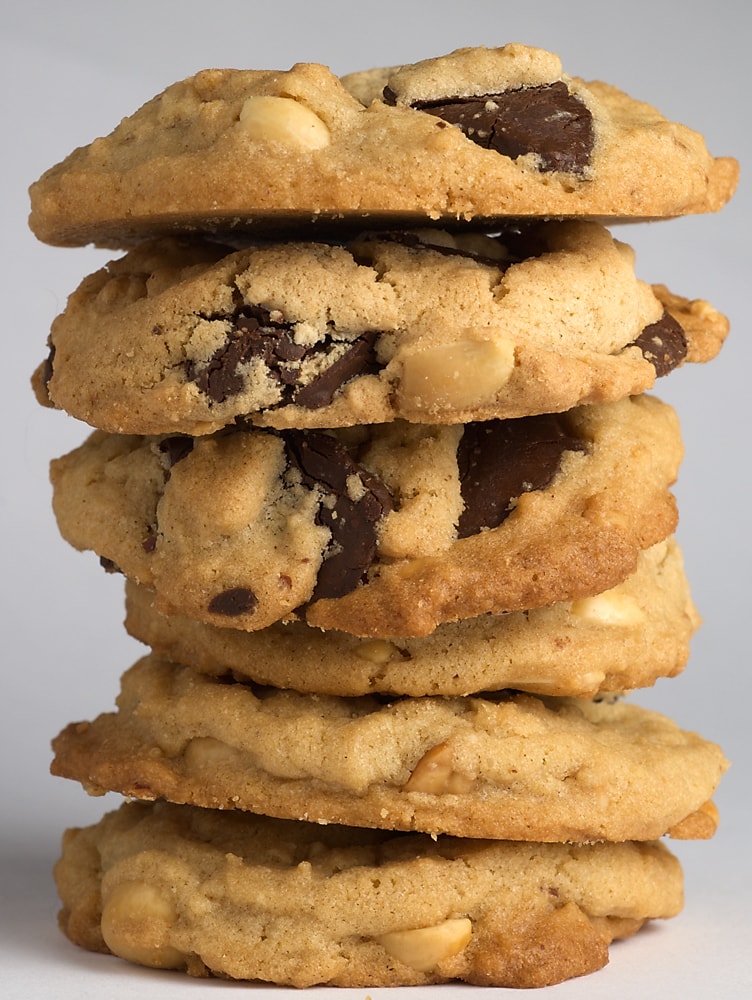 Chocolate Chunk Peanut Cookies are a delicious combination of peanuts, chocolate, and a hint of cinnamon. - Bake or Break