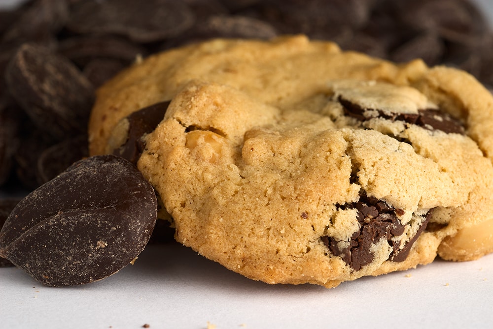 Chocolate Chunk Peanut Cookies are a delicious combination of peanuts, chocolate, and a hint of cinnamon. Always a favorite! - Bake or Break