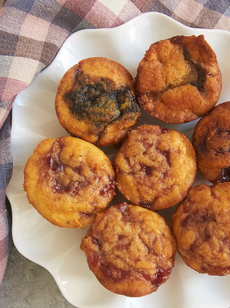 Raspberry Cream Cheese Buns are simple quick breads made with cream cheese and your favorite fruit preserves. A lovely breakfast treat or coffee companion! - Bake or Break