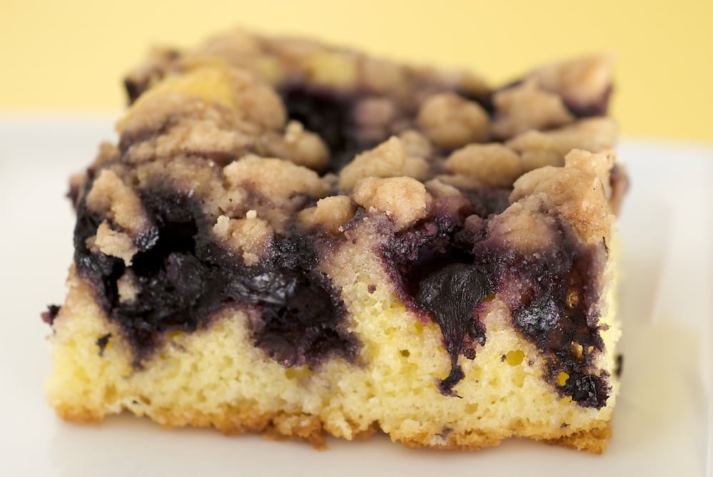 blueberry crumb cake