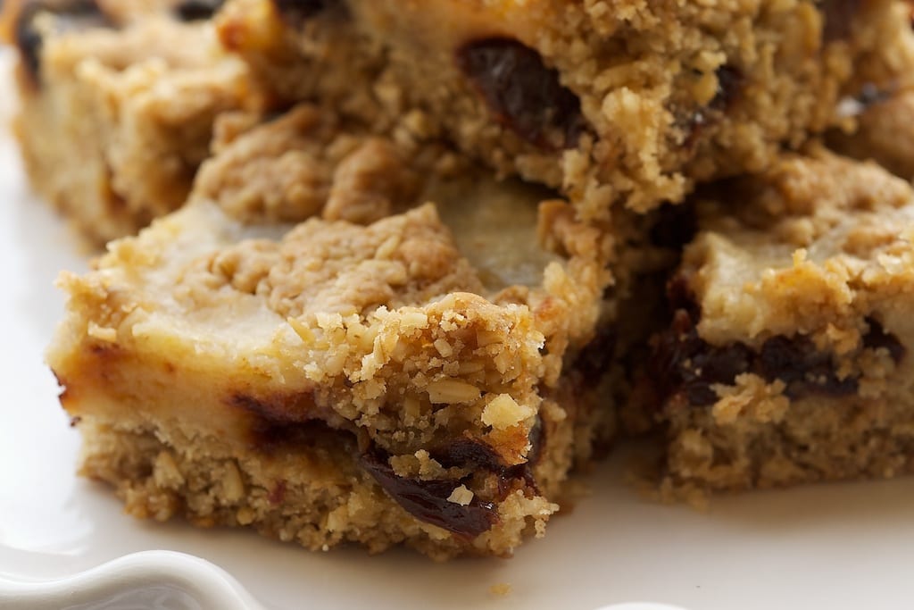 Cherry Oatmeal Bars are a delicious combination of sweet and tart! - Bake or Break