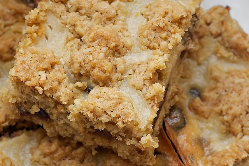 Cherry Oatmeal Bars combine dried cherries and oats in a delicious bar that's great for snacking, lunch boxes, or dessert. - Bake or Break