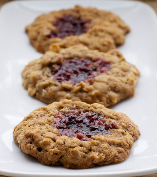 Chewy oatmeal cookies and your favorite fruit preserves combine for these delicious Oatmeal Jammys.