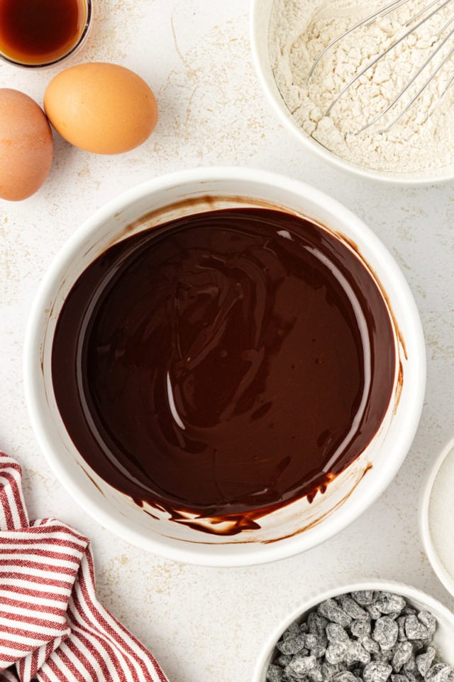 Melted butter and chocolate in bowl
