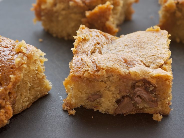 Caramel-Chocolate Chip Cookie Bars