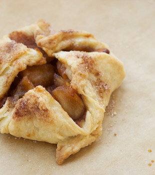 Mini-size your apple pie with these Apple Pie Bundles! - Bake or Break