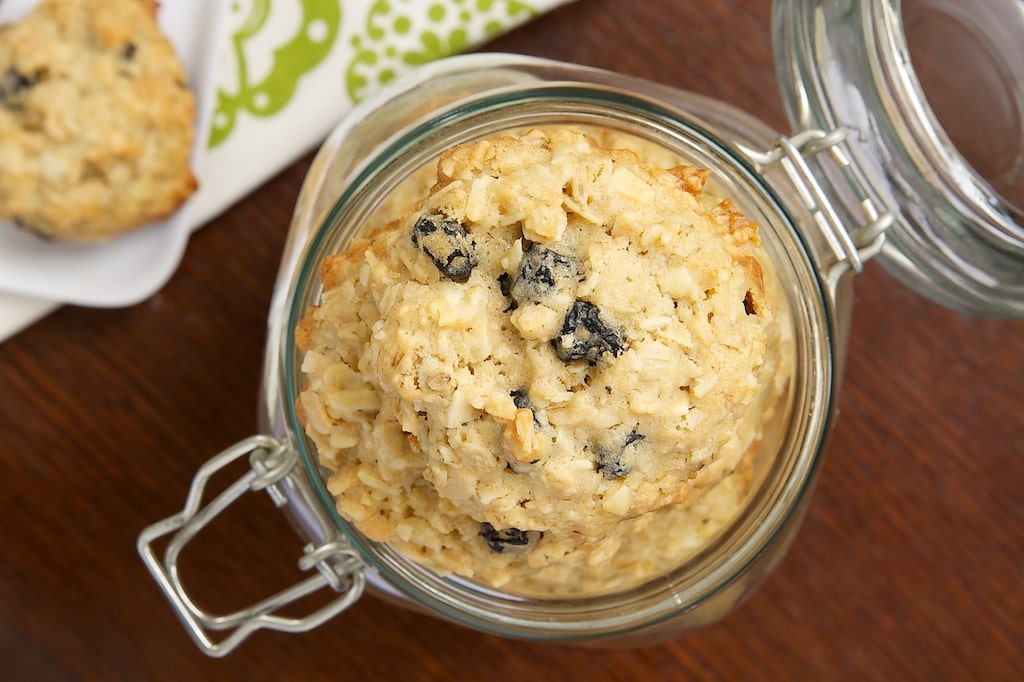 Blueberry-White Chocolate Oatmeal Cookies are sweet, tart, chewy, and crunchy. Delicious!