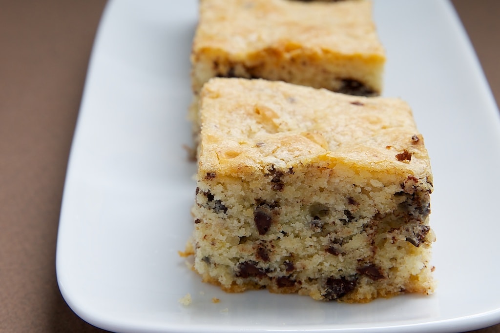 White Chocolate Brownie filled with chocolate chips