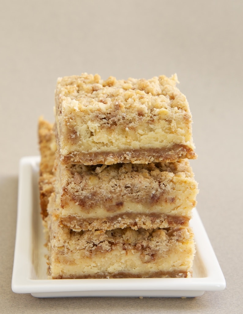 Cinnamon Oatmeal Cream Cheese Bars are deliciously layered bars featuring sweet cream cheese and lots of cinnamon!