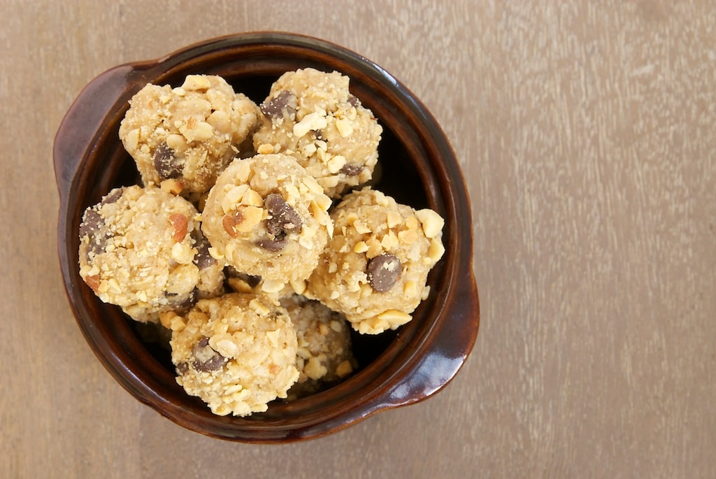 Peanut Butter Chocolate Chip Oat Bites are simple and delicious no-bake treats that are sure to please! - Bake or Break