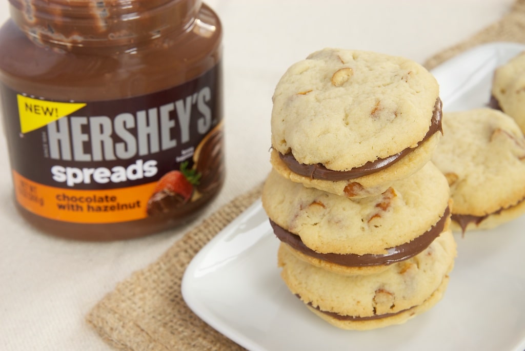 Pretzel Cookies with Chocolate-Hazelnut Filling are a wonderful sweet and salty treat! - Bake or Break