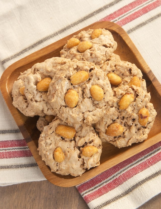 Peanut Butter Meringue Cookies are light, crispy, sweet, and so addicting!