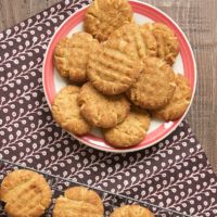 Two classic cookies come together in these delicious Peanut Butter Snickerdoodles!