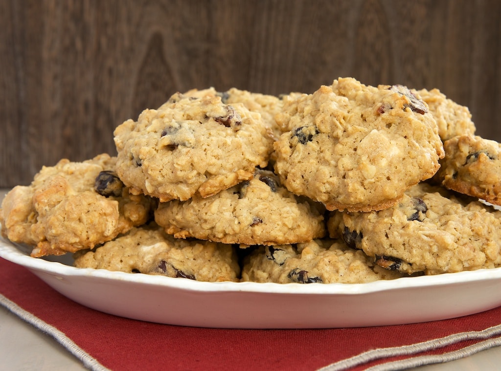 Sweet white chocolate and tart cherries are a perfect pair in these Cherry-White Chocolate Oatmeal Cookies. - Bake or Break