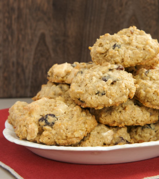 Sweet white chocolate, tart dried cherries, and chewy oats make these Cherry-White Chocolate Oatmeal Cookies irresistible!