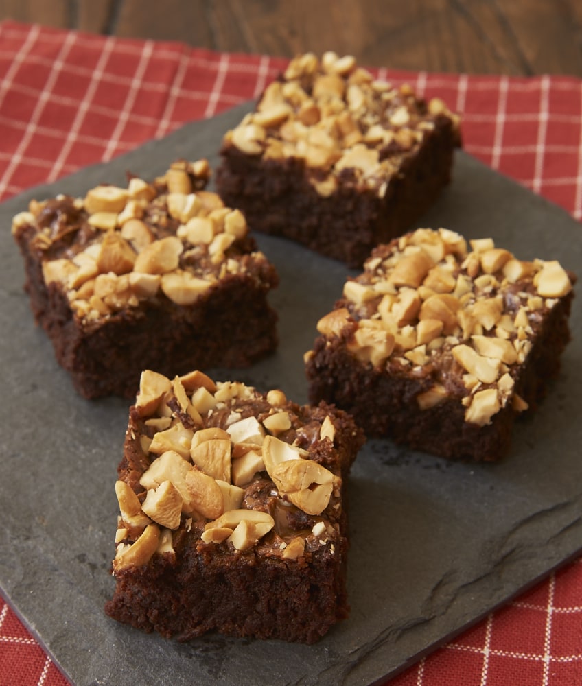 Add big flavor to your next batch of brownies with Dulce de Leche Cashew Brownies ! - Bake or Break
