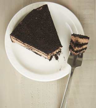 You only need THREE ingredients to make this luscious Icebox Chocolate Cheesecake! - Bake or Break