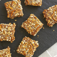 Peanut Butter Caramel Pretzel Bars are so deliciously sweet, salty, crunchy, and gooey! - Bake or Break