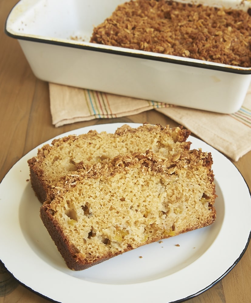 Sweet peaches and a cinnamon streusel make this Peach Streusel Bread irresistible! - Bake or Break