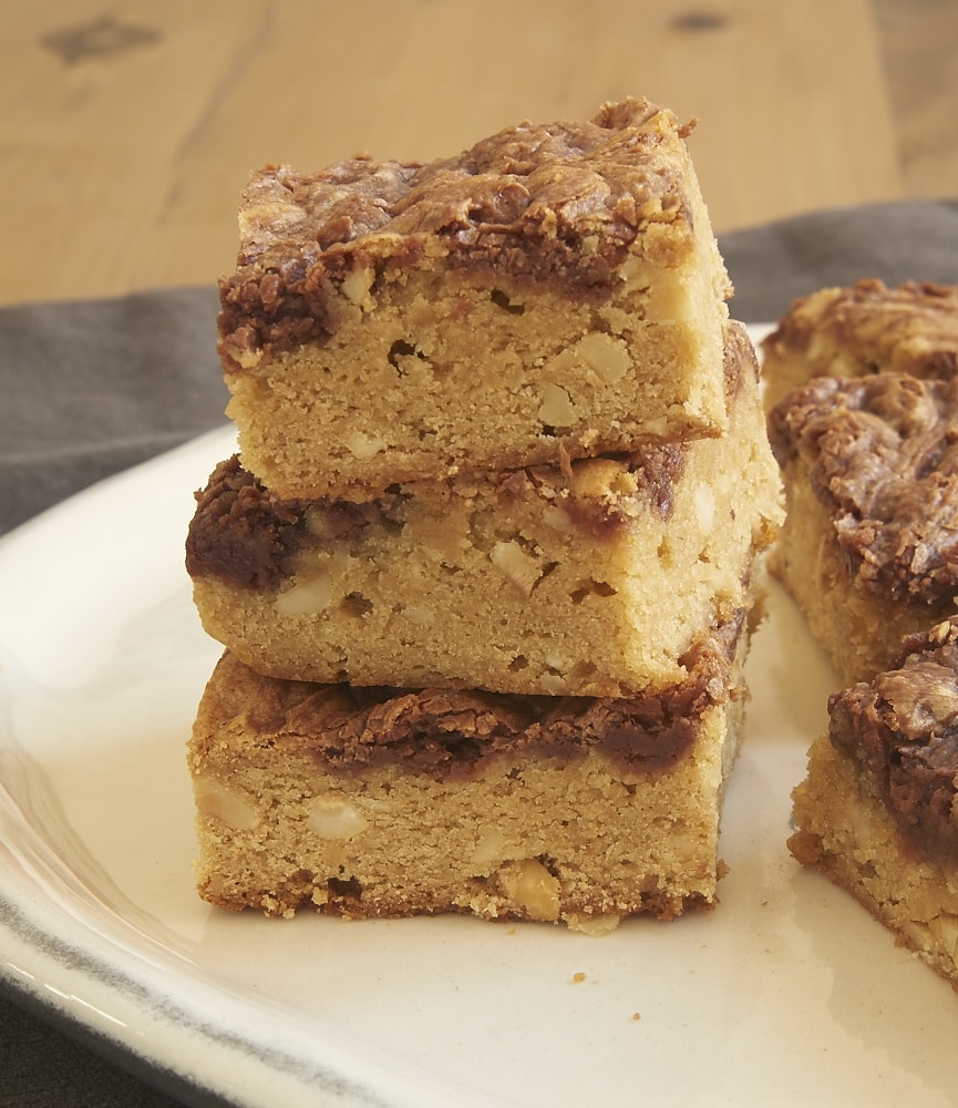 These sweet, nutty Chocolate Hazelnut Swirl Blondies are topped with a delicious swirl of chocolate-hazelnut spread. These are so, so good! - Bake or Break