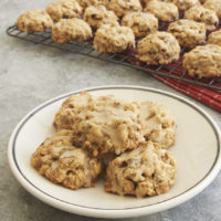 Brown Butter Oatmeal Date Cookies with Maple Glaze are full of sweet, chewy, nutty flavor! - Bake or Break