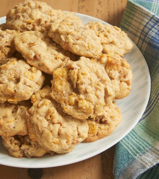 Corn Flake Oatmeal Cookies served on a plate