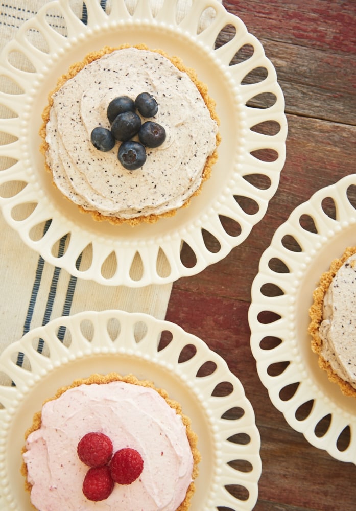 Homemade dessert does not get much easier than these Berry Fool Tarts. A wonderful dessert for spring and summer! - Bake or Break #tart #berries #berryfool