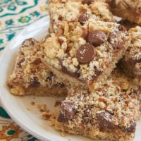 These fantastic Caramel Chocolate Chip Oat Bars are perfectly sweet, chewy, nutty, and gooey! You can change up the toppings, too, to match your cravings. - Bake or Break