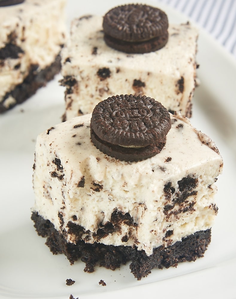 Oreo lovers will be in dessert heaven with these Cookies and Cream Cheesecake Bars. A cookie crust, a simple no-bake cheesecake, and lots of Oreos make these a sure crowd-pleaser! - Bake or Break