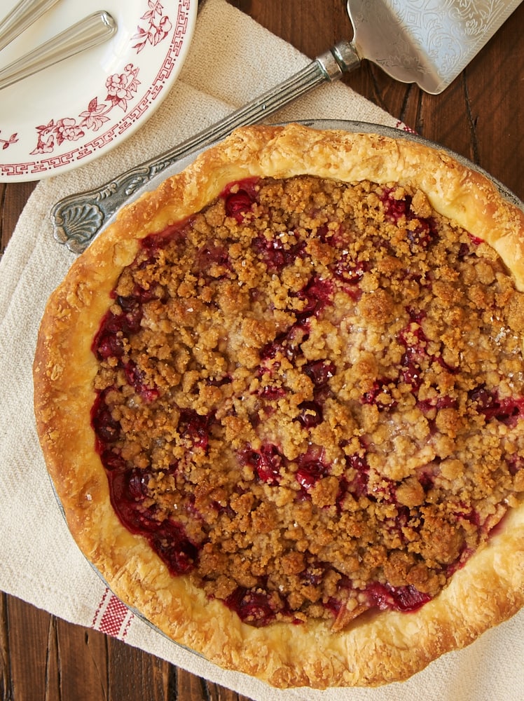 Tart cranberries and subtly sweet pears are a perfectly delicious combination in this fantastic Cranberry Pear Crumb Pie. - Bake or Break