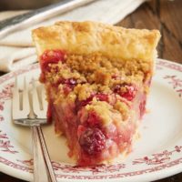 Tart cranberries and subtly sweet pears are a perfectly delicious combination in this fantastic Cranberry Pear Crumb Pie. - Bake or Break