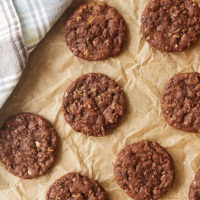 Plenty of chocolate and a hint of spice make these Chocolate Oatmeal Biscoff Cookies irresistible! - Bake or Break