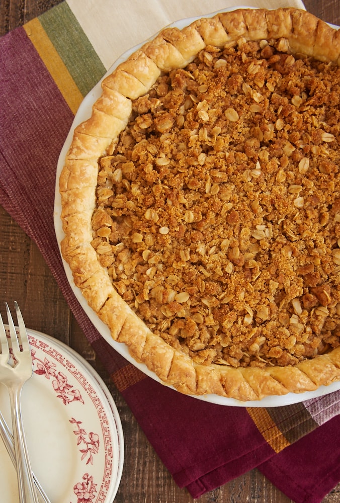 fresh apple crumb pie