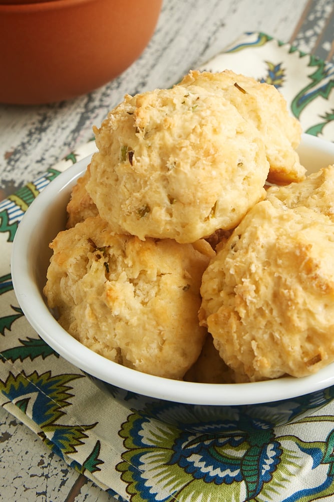 One-bowl, no-fuss Sour Cream and Chive Biscuits are perfect when you want a simple bread to go alongside your dinner! - Bake or Break