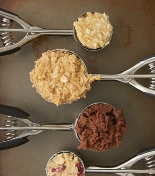 Cookie scoops filled with cookie dough