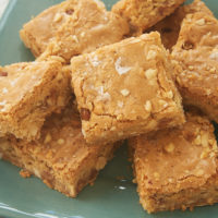 Caramel Peanut Blondies