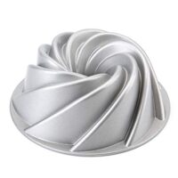 10-Cup Non-Stick Fluted Bundt Cake Pan