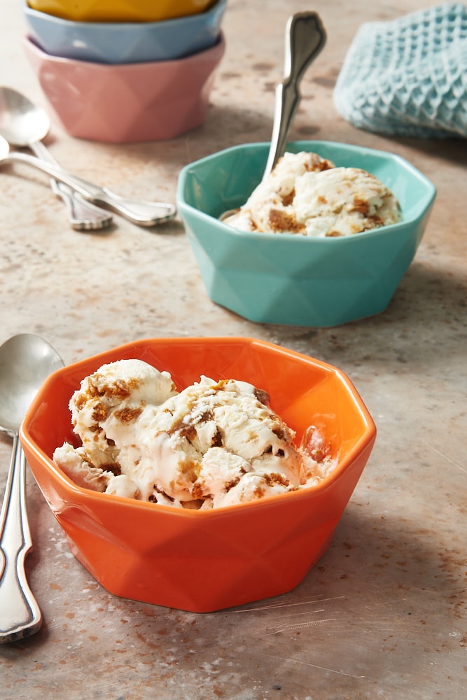 No-Churn Dulce de Leche Biscoff Ice Cream served in colorful bowls