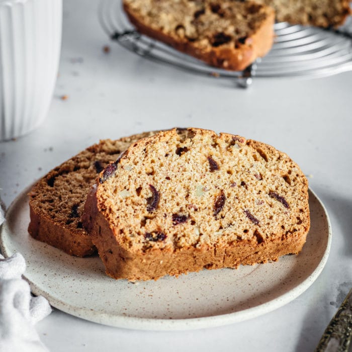 Moist Pear Bread With Nuts 