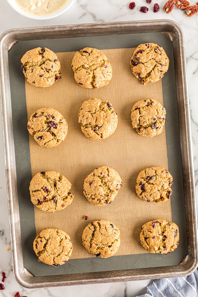 Why You Should Use 2 Baking Sheets At Once For Some Cookie Types