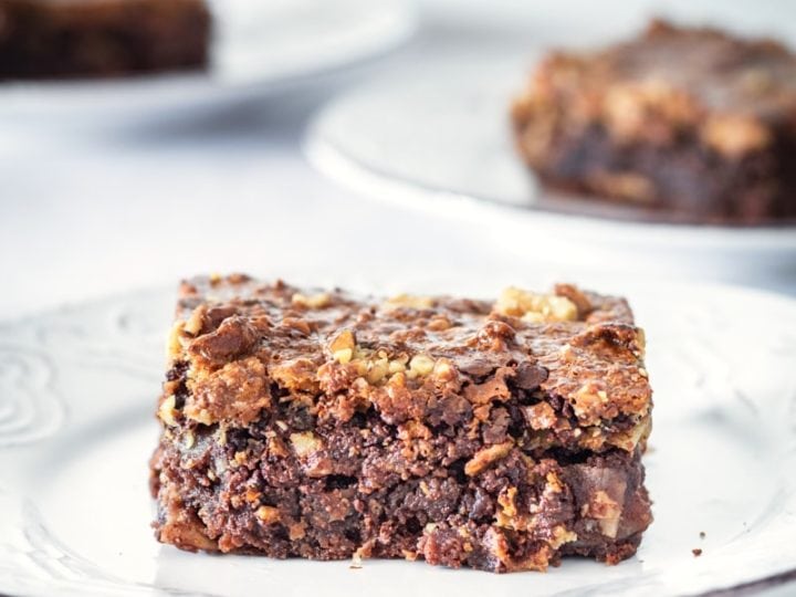 https://bakeorbreak.com/wp-content/uploads/2022/01/Caramel-Coconut-Pecan-Brownies-16-720x540.jpg