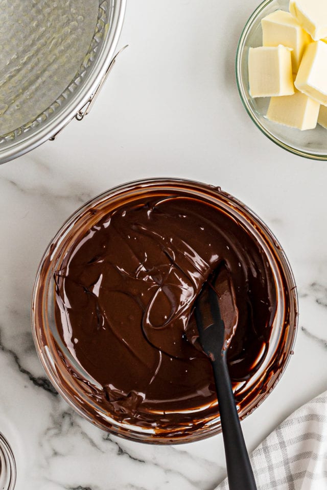 Melted chocolate in glass bowl