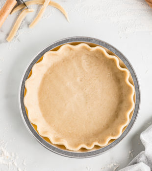Pie crust in pie plate