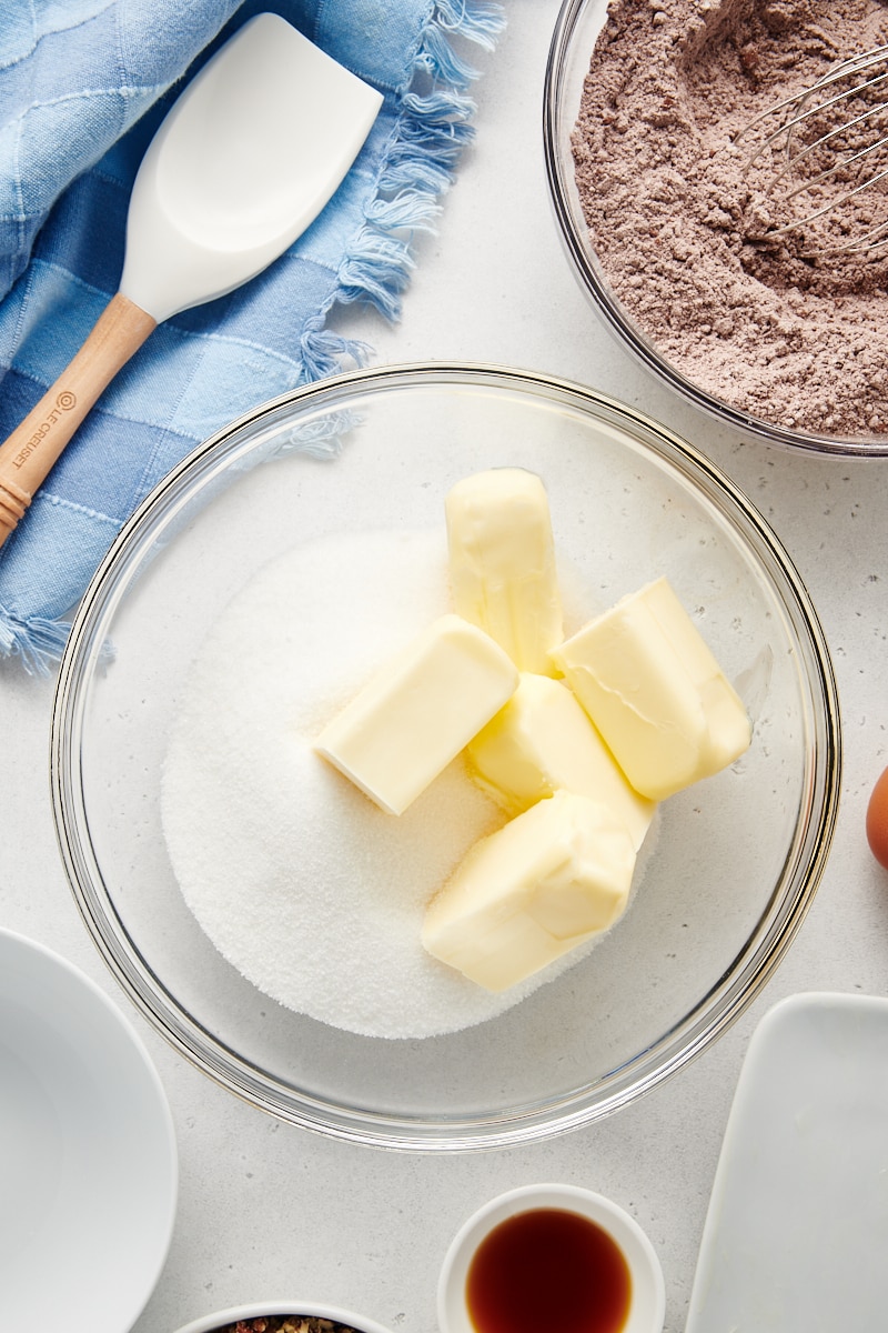 Butter and sugar in glass bowl