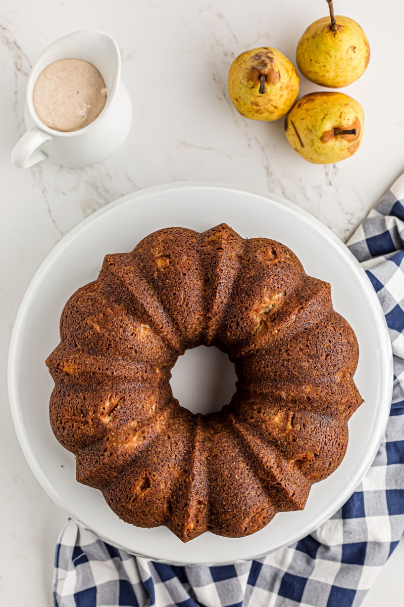 Cooling spiced pear cake