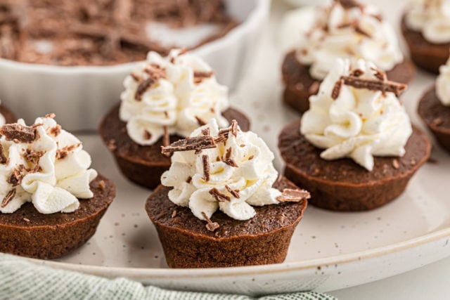 Easy Chocolate Mousse Mini Cupcakes Bake Or Break
