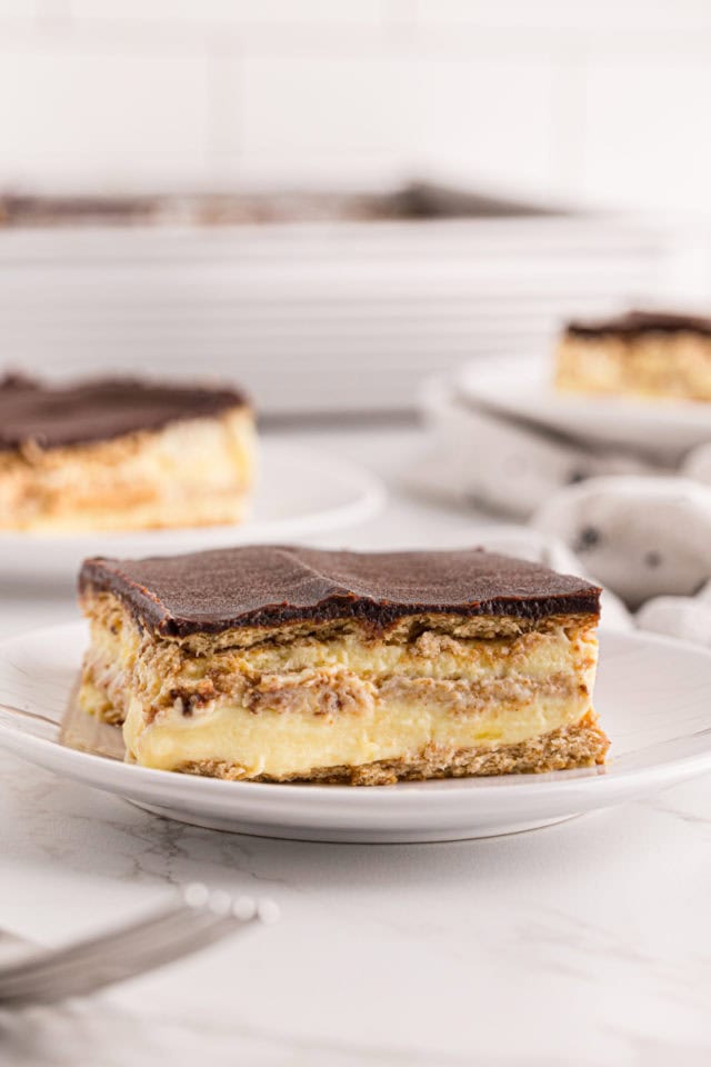 No-Bake Chocolate Eclair Cake: Easy and Delicious - Bake or Break